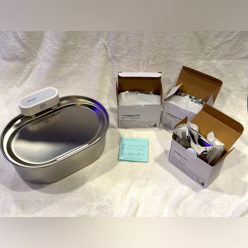 Cat water fountain, rechargeable, with replacement filters